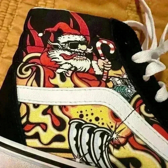 NWT Vans Sk8-Hi Santa Flame Christmas Skateboarding Shoe Women’s 8, Men’s 6.5 - Picture 8 of 8
